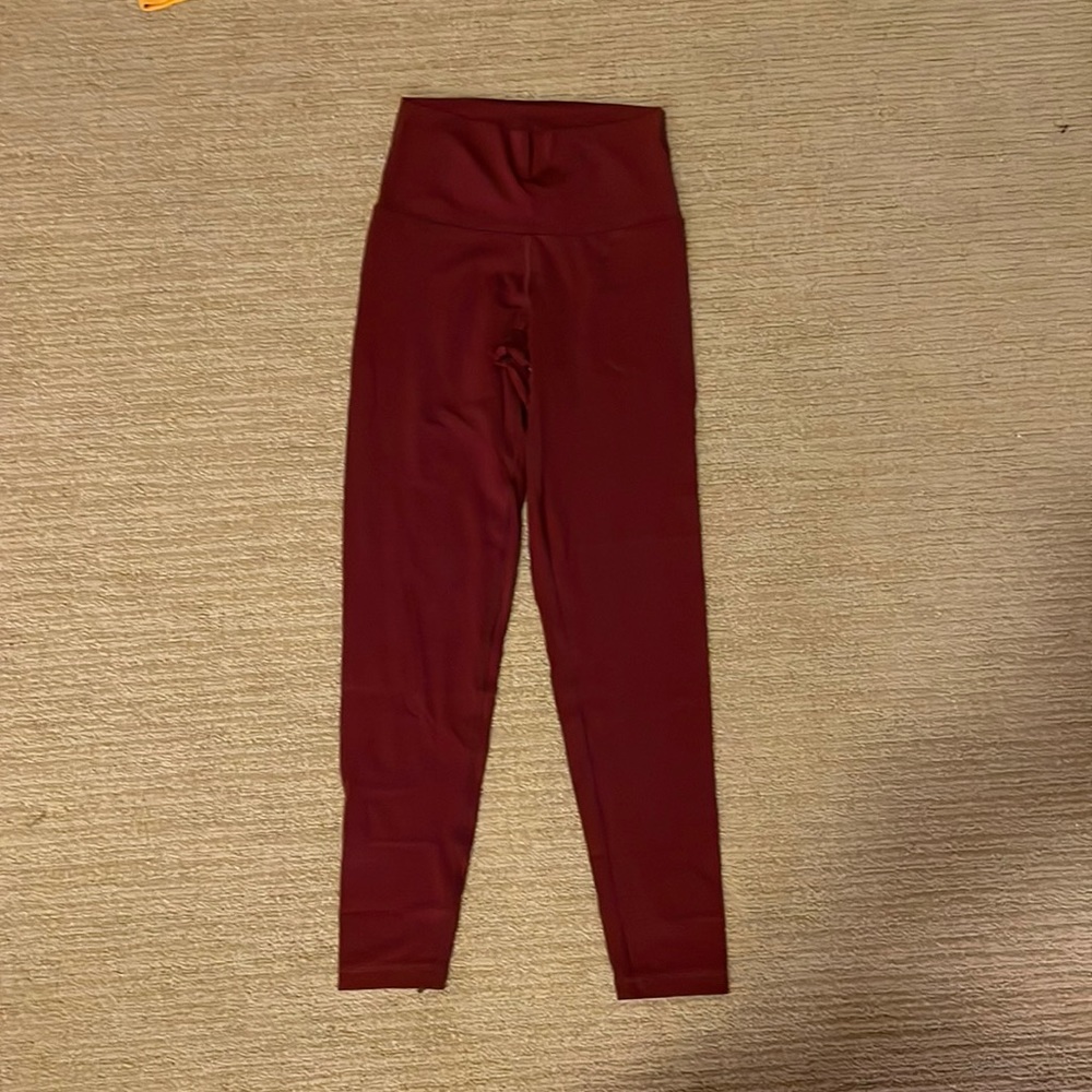 Aerie maroon 3/4 length leggings , size small